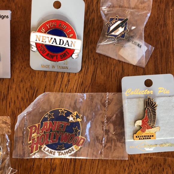 30 Collectable Pin Backs/ Badges - Picture 4 of 16